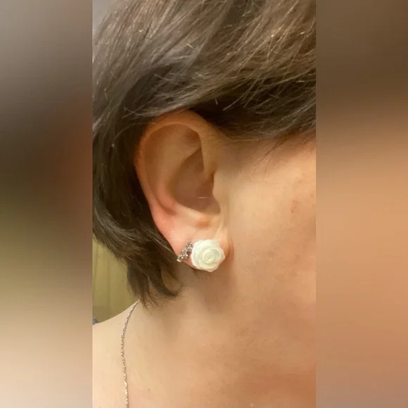 🌸 Mother of Pearl Roses 🌹 Sterling Silver earrings 🌸 - Picture 7 of 7